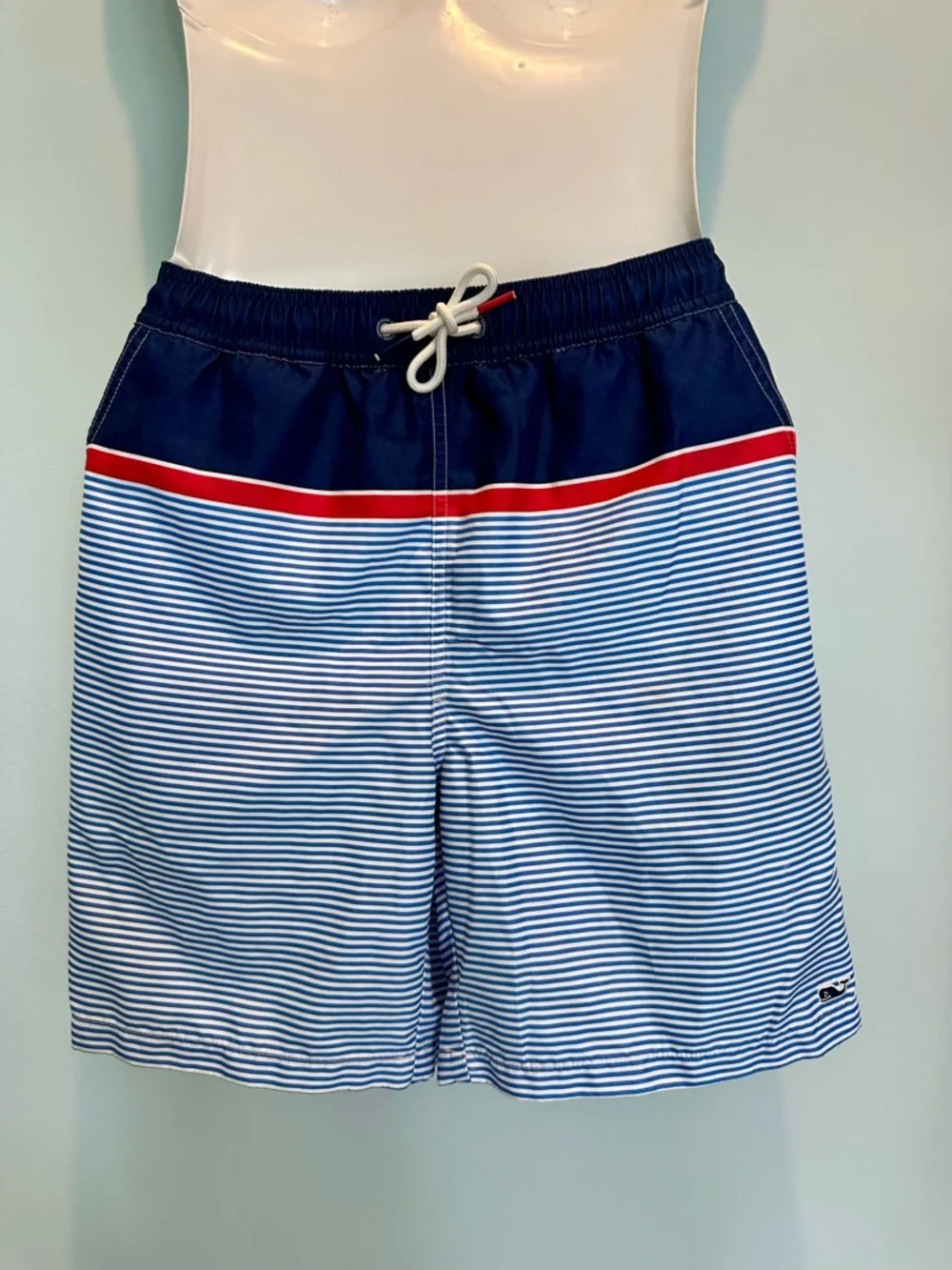 Vineyard Vines Target Gradient striped swim trunks size Small